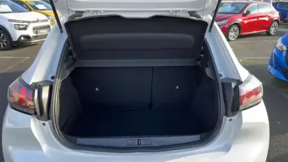 Photo 6 Peugeot 208  Electrique 50 kWh 136ch Style