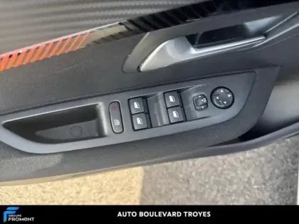 Photo 13 Peugeot 208  e- 136ch Active Business