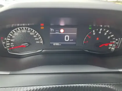 Photo 50 Peugeot 2008  100 S&S BVM6