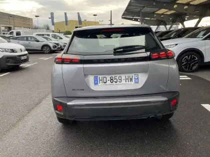 Photo 36 Peugeot 2008  100 S&S BVM6