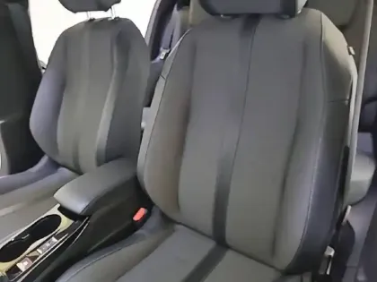 Photo 10 Peugeot 2008  Moteur électrique 136 ch