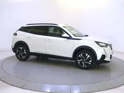 Photo 3 Peugeot 2008  Moteur électrique 136 ch