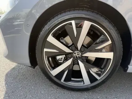 Photo 36 Volkswagen Golf  1.5 eHybrid 204 DSG6