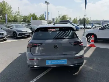 Photo 33 Volkswagen Golf  1.5 eHybrid 204 DSG6