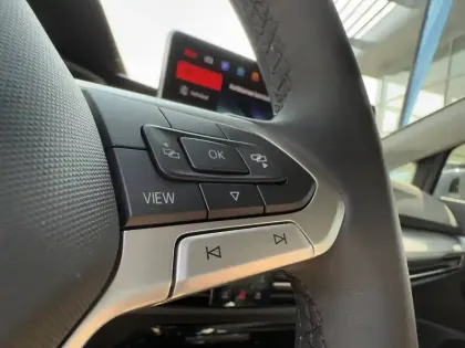 Photo 55 Volkswagen Golf  1.5 eHybrid 204 DSG6