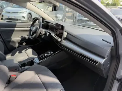 Photo 47 Volkswagen Golf  1.5 eHybrid 204 DSG6