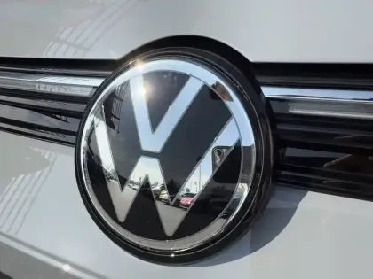 Photo 35 Volkswagen Golf  1.5 eHybrid 204 DSG6