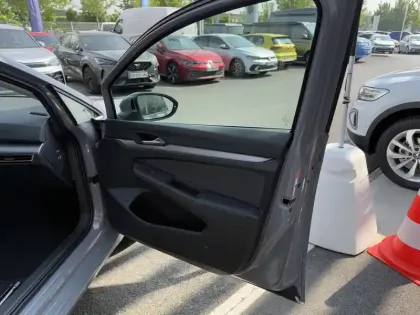 Photo 44 Volkswagen Golf  1.5 eHybrid 204 DSG6