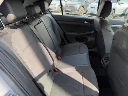 Photo 43 Volkswagen Golf  1.5 eHybrid 204 DSG6