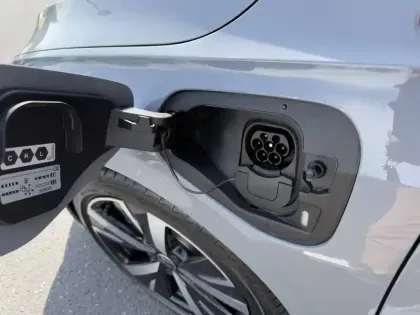 Photo 37 Volkswagen Golf  1.5 eHybrid 204 DSG6