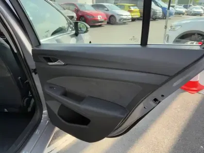 Photo 42 Volkswagen Golf  1.5 eHybrid 204 DSG6