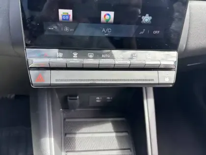 Photo 41 Renault Symbioz  E-Tech full hybrid 145