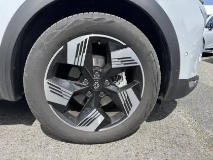 Photo 11 Renault Symbioz  E-Tech full hybrid 145