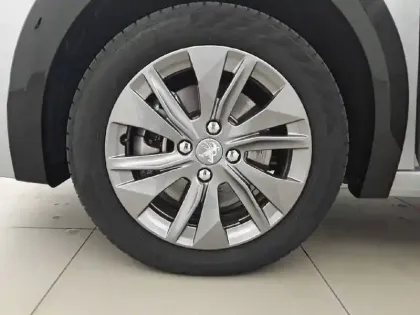 Photo 32 Peugeot 208  Electrique 50 kWh 136ch