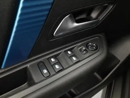 Photo 12 Citroën C4 e- 136 ch Automatique Feel Pack Business