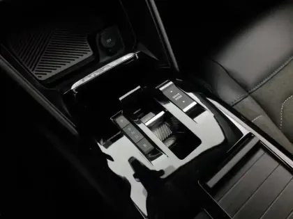 Photo 23 Citroën C4 e- 136 ch Automatique Feel Pack Business