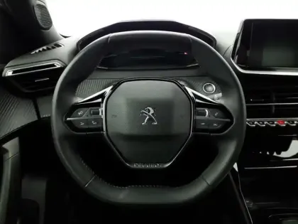 Photo 11 Peugeot 2008  Electrique 54 kWh 156 ch Allure