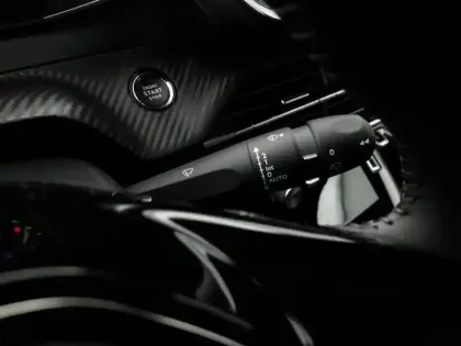 Photo 16 Peugeot 2008  Electrique 54 kWh 156 ch Allure