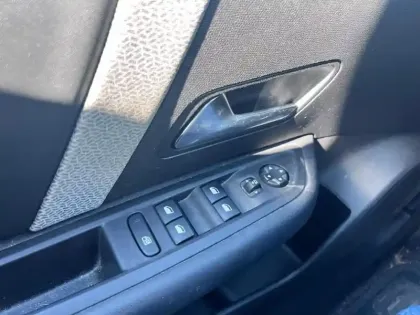 Photo 24 Citroën C4  PureTech 130 S&S EAT8 Shine