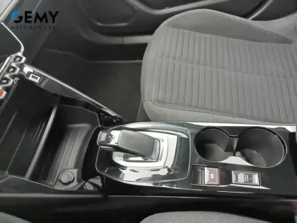 Photo 16 Peugeot 2008  Electrique 136 ch