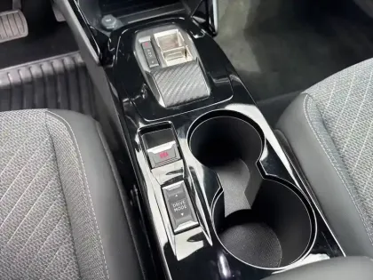 Photo 18 Peugeot 2008  Electrique 54 kWh 156 ch