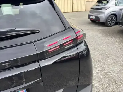 Photo 16 Peugeot 2008  Electrique 54 kWh 156 ch