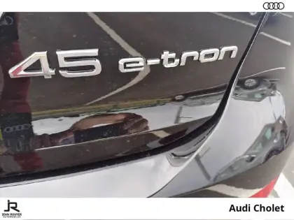 Photo 11 Audi Q4  e-tron 45 285 ch 82 kWh