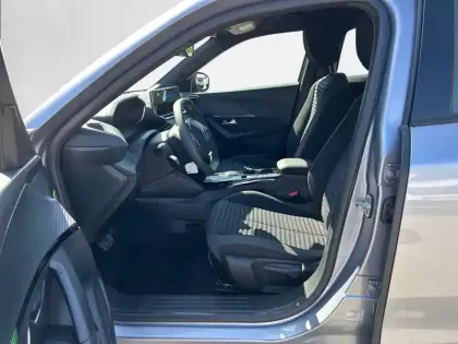 Photo 10 Peugeot 2008  Electrique 54 kWh 156 ch