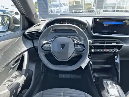 Photo 28 Peugeot 2008  Electrique 54 kWh 156 ch