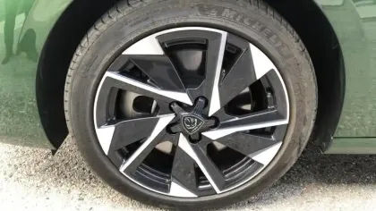 Photo 13 Peugeot 308  PHEV 180 e-EAT8 Allure Pack