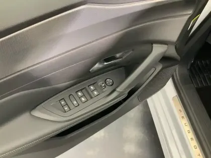 Photo 19 Peugeot 308  PHEV 180 e-EAT8 GT