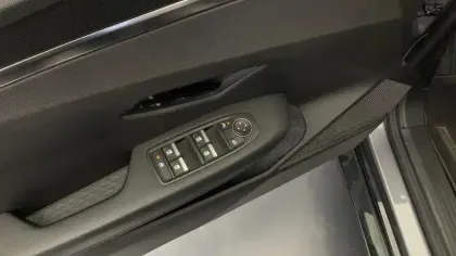 Photo 16 Renault Megane  E-Tech EV60 220 ch optimum charge Equilibre