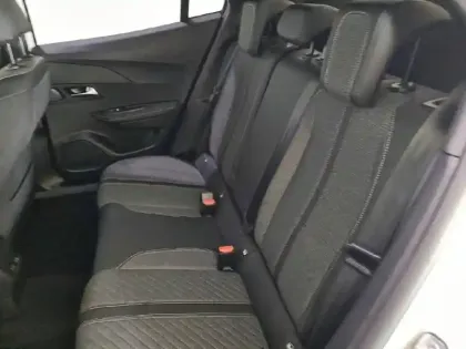 Photo 51 Peugeot 2008  Hybrid 145 e-DCS6