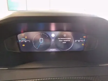 Photo 29 Peugeot 2008  Hybrid 145 e-DCS6