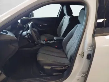 Photo 30 Peugeot 2008  Hybrid 145 e-DCS6