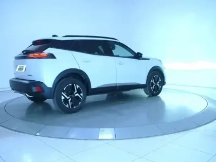 Photo 44 Peugeot 2008  Hybrid 145 e-DCS6