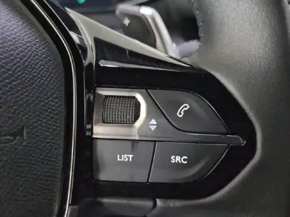 Photo 67 Peugeot 2008  Hybrid 145 e-DCS6