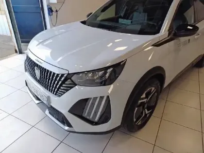 Photo 35 Peugeot 2008  Hybrid 145 e-DCS6