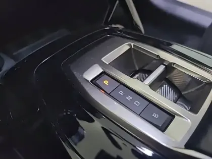 Photo 13 Peugeot 208 Gén. II Ph1 NG Style 5