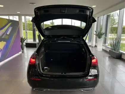 Photo 11 Mercedes Classe A  200 d 8G-DCT