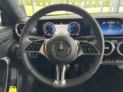 Photo 5 Mercedes Classe A  200 d 8G-DCT