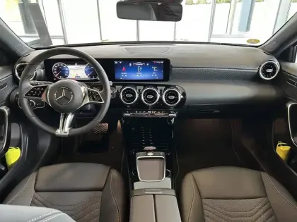 Photo 4 Mercedes Classe A  200 d 8G-DCT