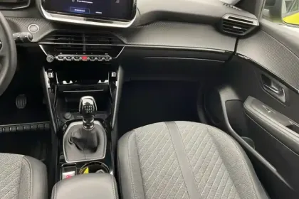 Photo 28 Peugeot 208  PureTech 100 S&S BVM6