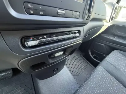Photo 34 Mercedes Vito E FOURGON 60 KWH LONG FWD