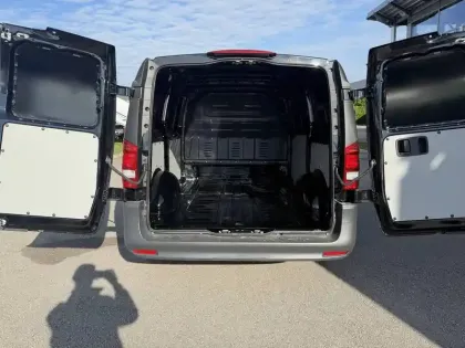 Photo 49 Mercedes Vito E FOURGON 60 KWH LONG FWD
