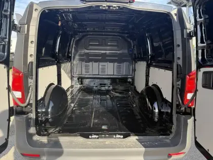Photo 50 Mercedes Vito E FOURGON 60 KWH LONG FWD