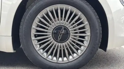 Photo 13 Fiat 500  e 118 ch Icône