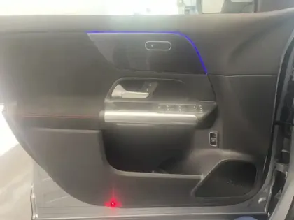 Photo 8 Mercedes GLA 200 d AMG Line