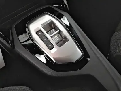 Photo 13 Peugeot 208  Hybrid 100 e-DCS6