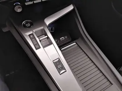Photo 33 Peugeot 408  PHEV 180 e-EAT8